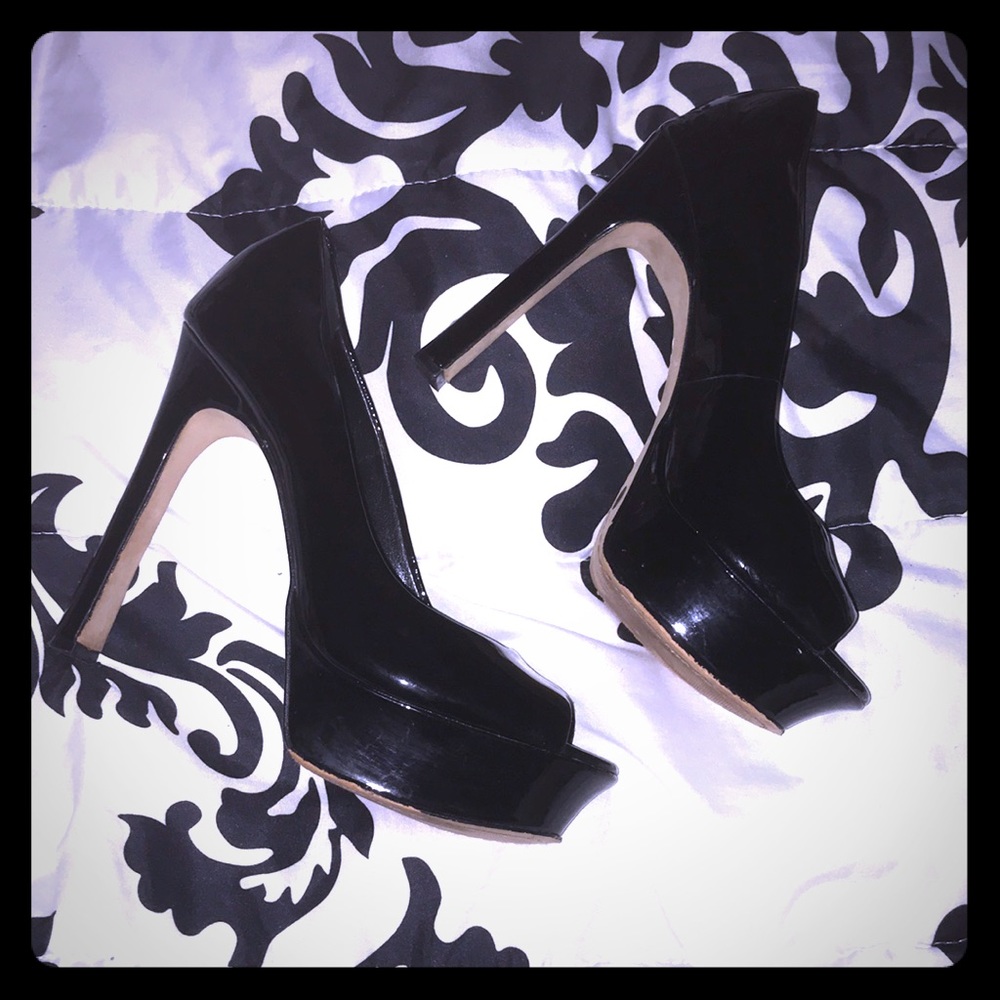 Black Patent leather Vince Camuto size 8 heel